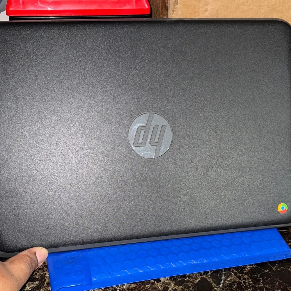 HP Laptop - Elegant Gray Finish with charger